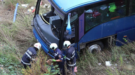 Адско меле с автобус във Варна, 7 души са ранени, има пострадали деца