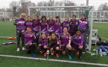 Бургаският женски футболен отбор с невероятно представяне на турнир в Пловдив