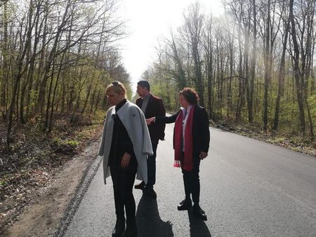 10 км от пътя Царево-Малко Търново вече са ремонтирани, депутати  от ГЕРБ посетиха двете общини