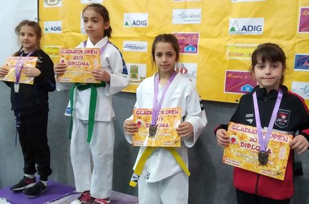 Малките джудисти на Бургас спечелиха седем медала