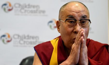 Далай Лама приет в болница в Индия