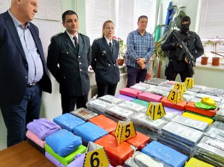 170 кг кокаин, увит в спасителна жилетка, изплува край Шабла