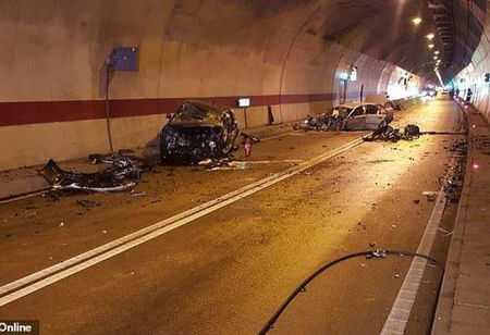 Два автомобила се взривиха в адска катастрофа