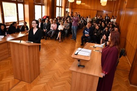 Журналисти в ожесточена битка в дело за побой пред бургаска дискотека