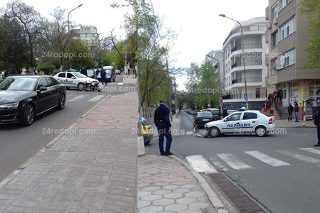 Патрулка се заби в Ауди