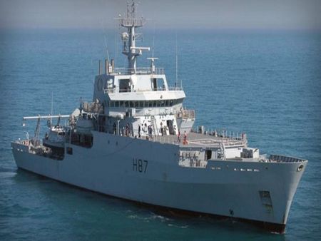 Британски разузнавателен кораб навлезе в Черно море