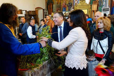 Лазарски песни и хора за Цветница огласиха в центъра на Несебър