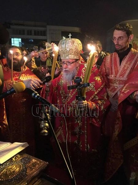Дядо Иоаникий отправя Великденско послание към бургазлии утре в храм "Св. св. Кирил и Методий"