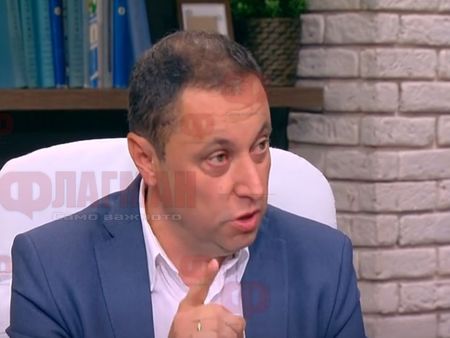 Яне Янев: Манолев феодализира Сандански, а държавата потули скандала с шестте апартамента на Цветанов
