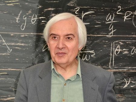 Учителят и физик Теодосий Теодосиев ще изнесе лекция в Бургас