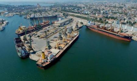 Китайски консорциум ще разширява пристанището във Варна
