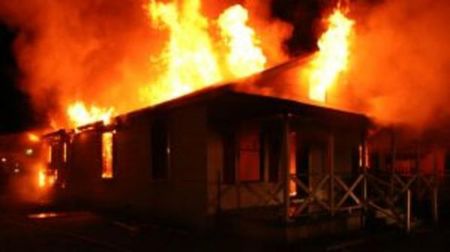 Семеен скандал завърши с пожар в Сливенско