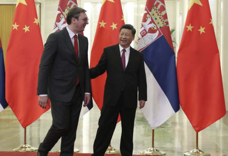 Китай дава на Сърбия инвестиции за 7,5 милиарда евро, оръжия и подкрепа за Косово