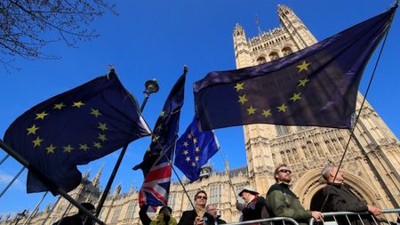 Консерваторите в Лондон продължават да търсят Brexit преди края на май