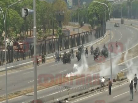 Двама загинали при протестите във Венецуела