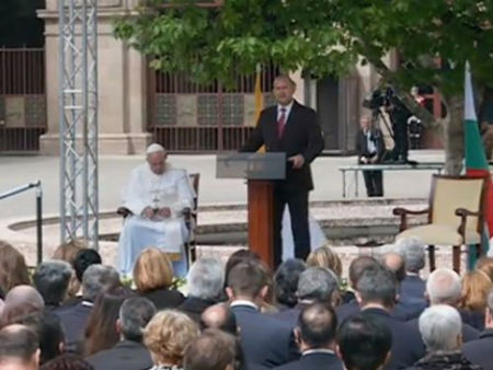 Допусна ли гаф президентът Румен Радев при срещата си с Папата?