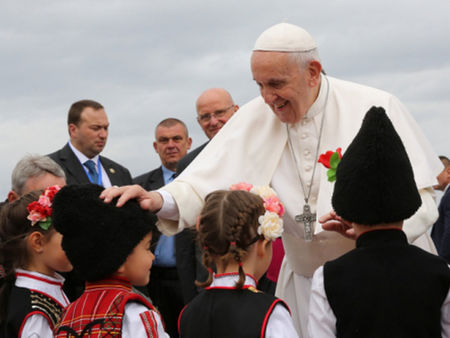 Папата ни призова да протегнем ръка към мигрантите и да бъдем гостоприемни