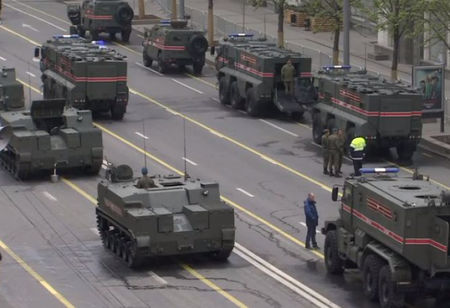 На ЖИВО: Гледайте парада за Деня на победата в Москва