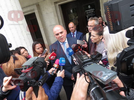 Министър Бисер Петков: Стратегията за детето 2019 – 2030 е спряна, не съществува, няма основания за протести