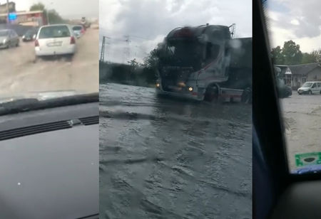 Мощна градушка удари Варна, градът е под вода