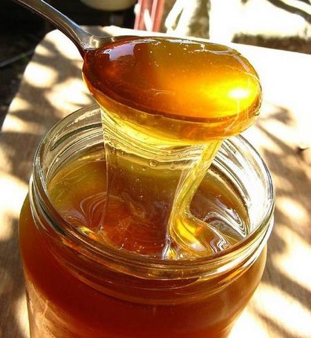 Отровен мед плъзна по сергиите, производители бият тревога