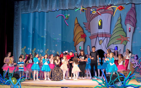 "Морски звездички" към ОДК Несебър зарадва публиката с впечатляващ годишен концерт