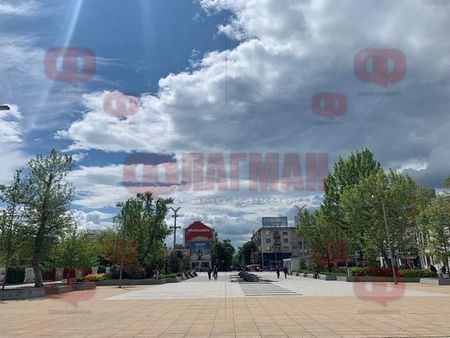 Красиви пейки със стихове ще красят площад "Тройката" в Бургас