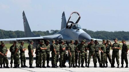 Става страшно! Армията на Сърбия е в пълна бойна готовност заради арести в Косово