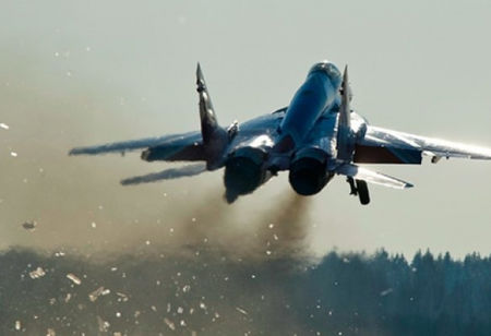 Войната е на косъм: Сръбски МиГ-29 на бръснещ полет се устремил към Косово