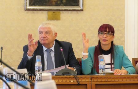 Петър Кънев успокоява колегите от властта: Утре ще се регистрираме в парламента, може да позакъснеете