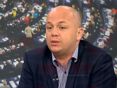 Александър Симов: БСП трябваше да покаже, че е единна срещу управление, раздирано от корупционни скандали