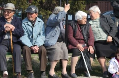 Една четвърт от гражданите в Бургаско взимат пенсия, над 6% удрят тавана, а един дори го пробива