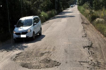 Кърпят дупките по разбития Айтоски проход, но основен ремонт кога?