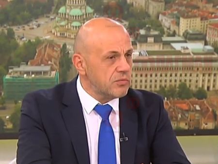 Томислав Дончев: Трябва да се следи откъде идват парите след намаляването на партийната субсидия!