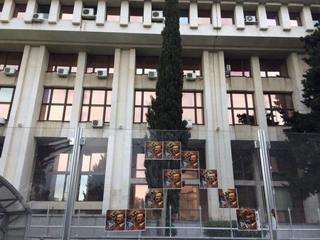 Отмениха постановлението за отказа за досъдебно производство за плакатите на Хитлер в Бургас