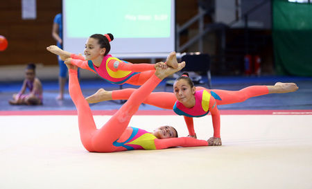 Бургаски акробати се завърнаха с 3 медала от държавно първенство