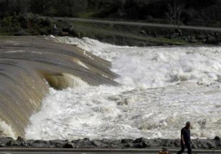 Бедствено положение: Скъса се язовирна стена край село Нова Върбовка