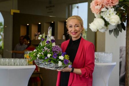С изискан коктейл д-р Светла Шопова откри официално царството на  красотата - SENSE Bеauty Salon