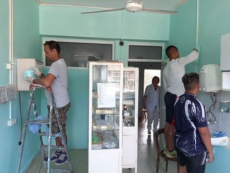 Чудо в Средец! Роми дариха материали и обновиха с доброволен труд детското отделение на болницата