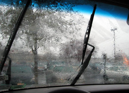 Как да шофираме безопасно при силен дъжд