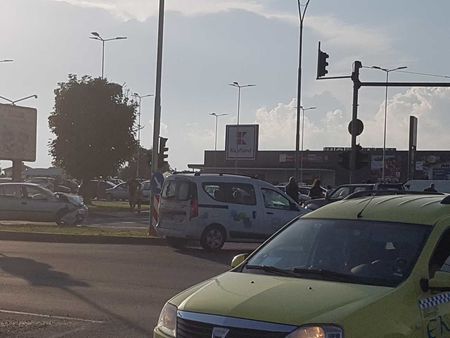 Тежка катастрофа край Лидл в Бургас, има ранени