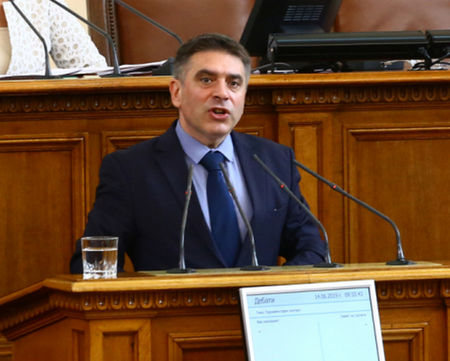 Министър Кирилов: Подавам оставка след 31 октомври, ако...