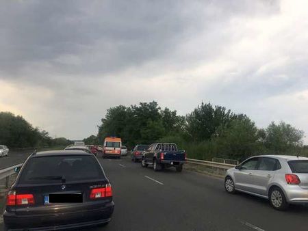 Извънредно! Огромно задръстване край Созопол, колоната достига до кв. Крайморие