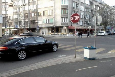 Слагат светофари на две конфликтни кръстовища в Бургас. Ще спрат ли инцидентите?