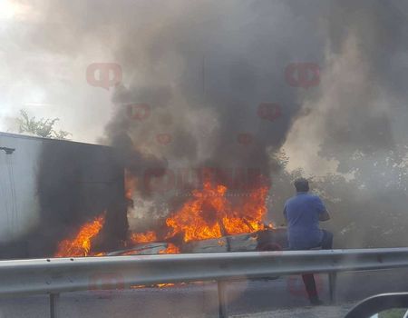 Зловеща катастрофа край Бургас: Кола с метан се взриви при сблъсък с камион (ОБНОВЕНА)