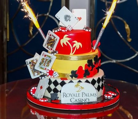 Royale Palms Casinо раздаде награди за 17 000 лв. и короняса ослепителна бургазлийка (СНИМКИ)