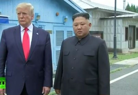 Историческо! Доналд Тръмп влезе в Северна Корея