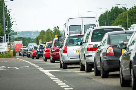 Кметът Димитър Николов поиска завишен контрол на товарните автомобили - повреждали градските пътища