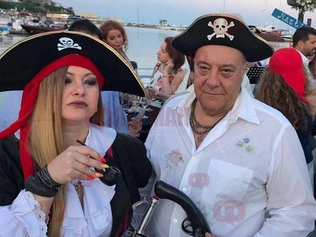 Бизнеселитът си спретна епично пиратско парти на кея в Свети Влас