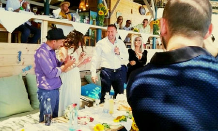 Изненада: Снимаха Кобрата и Андреа на плажа "Делфин", бяха кумове на сватба